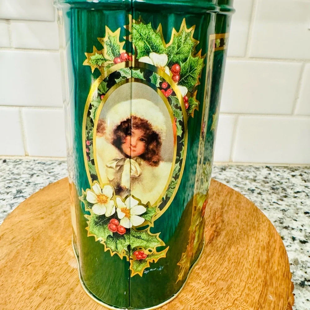 Vintage Avon Tea Tin with Winter Scene‎ Made in England